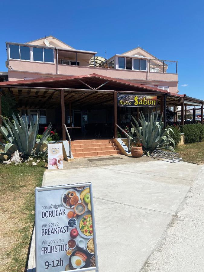 Dalmacia Mobile Homes And Caravans At The Beach Privlaka  Dış mekan fotoğraf