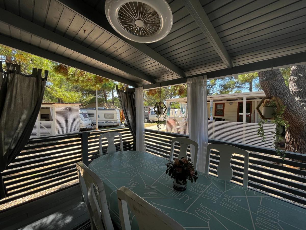 Dalmacia Mobile Homes And Caravans At The Beach Privlaka  Dış mekan fotoğraf
